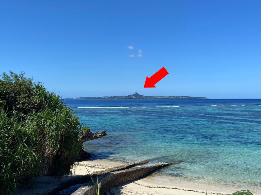 美ら海水族館から見える島